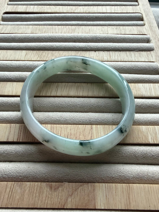 Oval Jadeite Bangle
