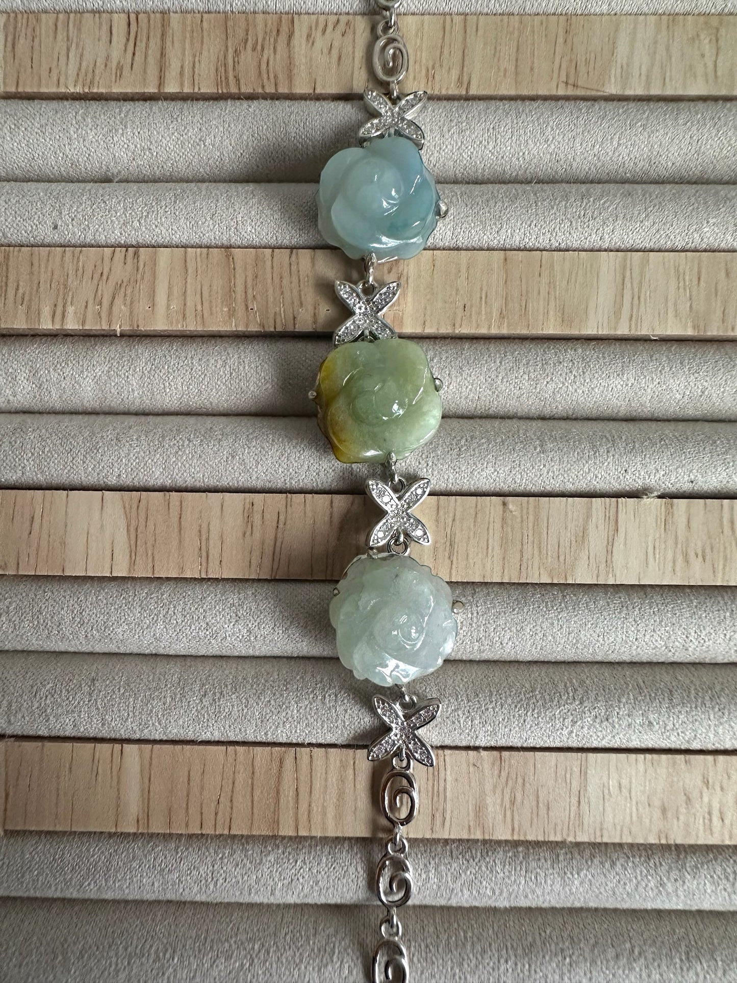 Trio Flowers Jadeite Bracelet