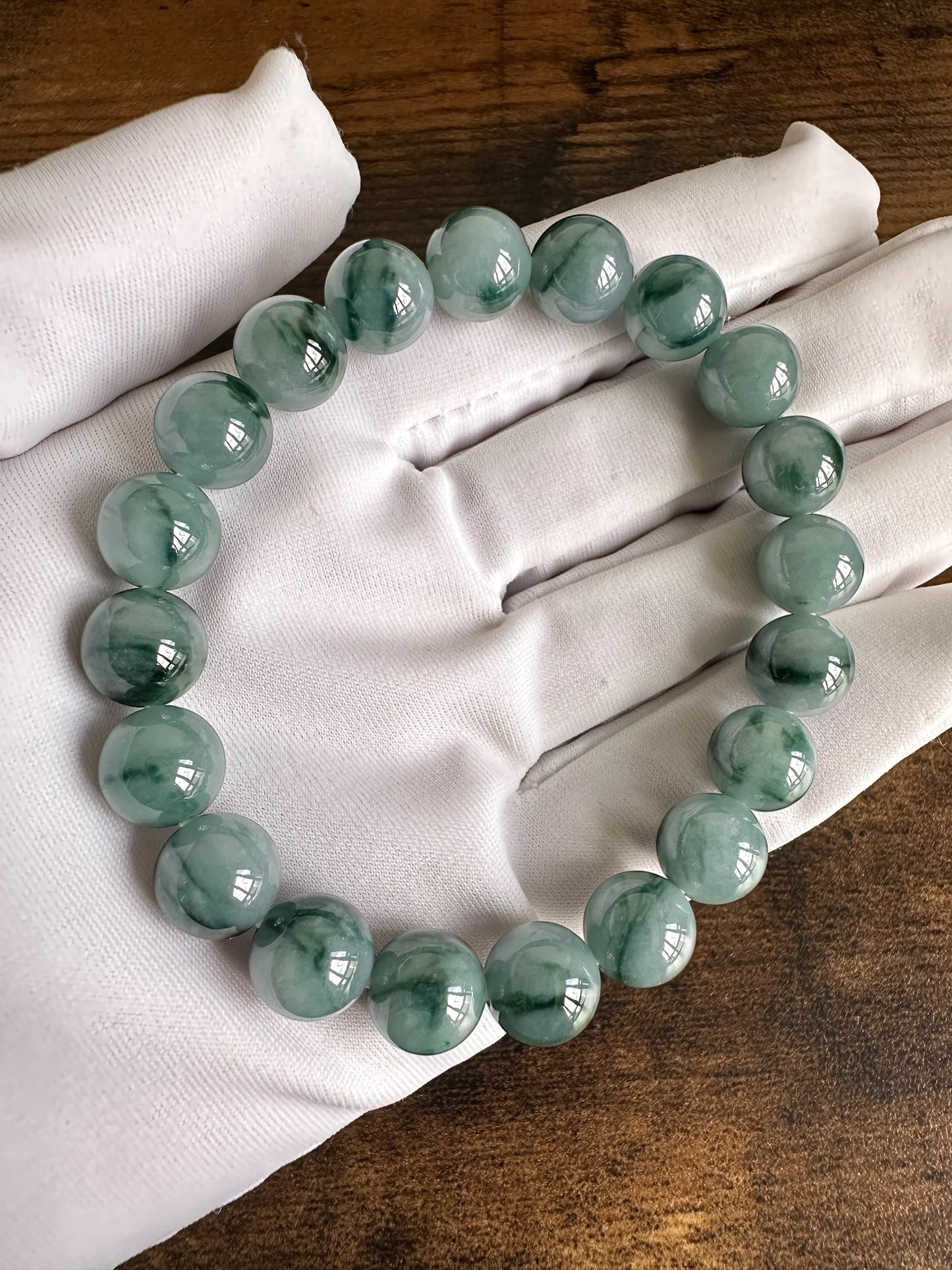 Blue Jadeite Floating Flowers Bead Bracelet