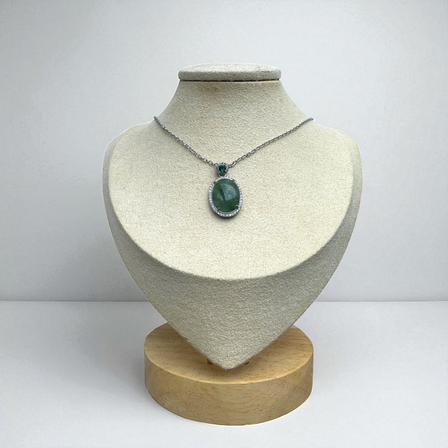 Oval Green Jadeite Necklace
