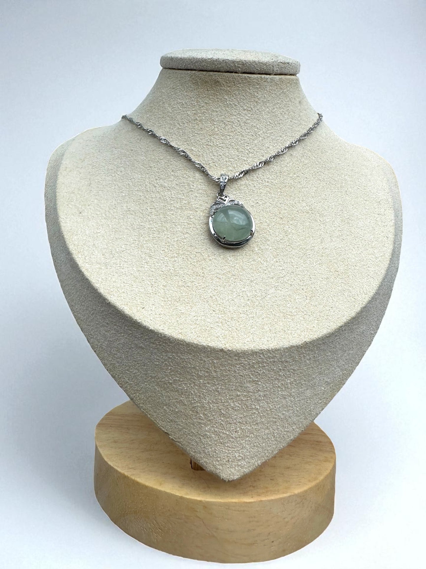White Round Jadeite Necklace