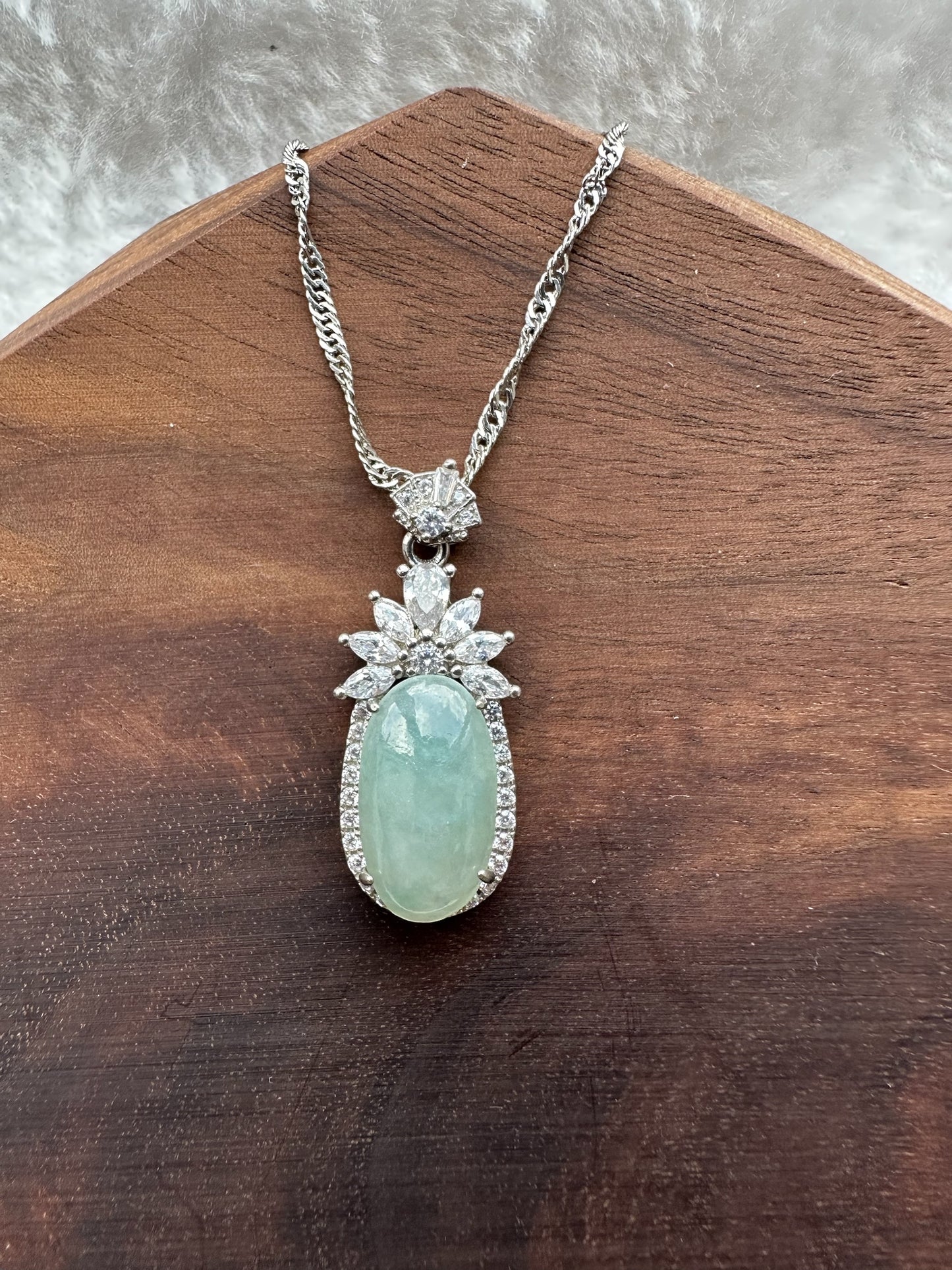 Green Oval Jadeite Necklace