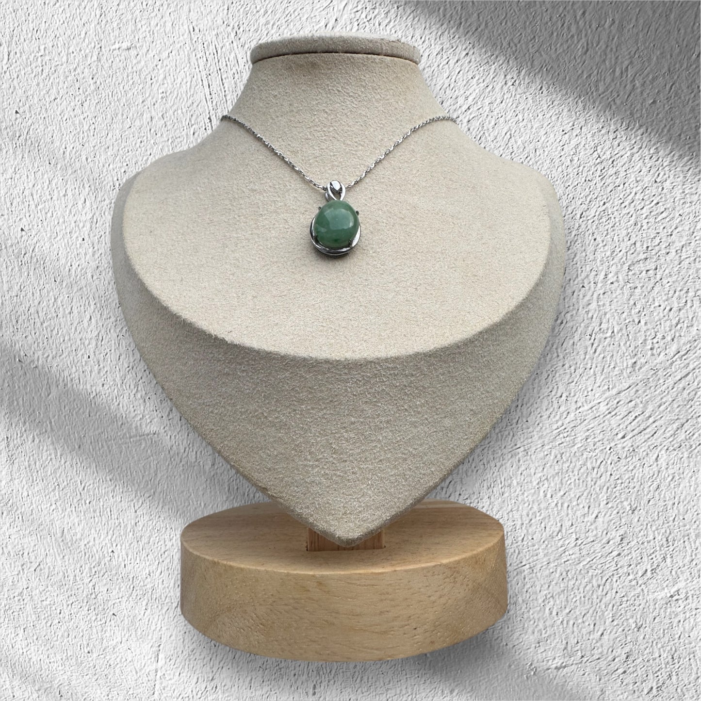 Green Oval Jadeite Necklace