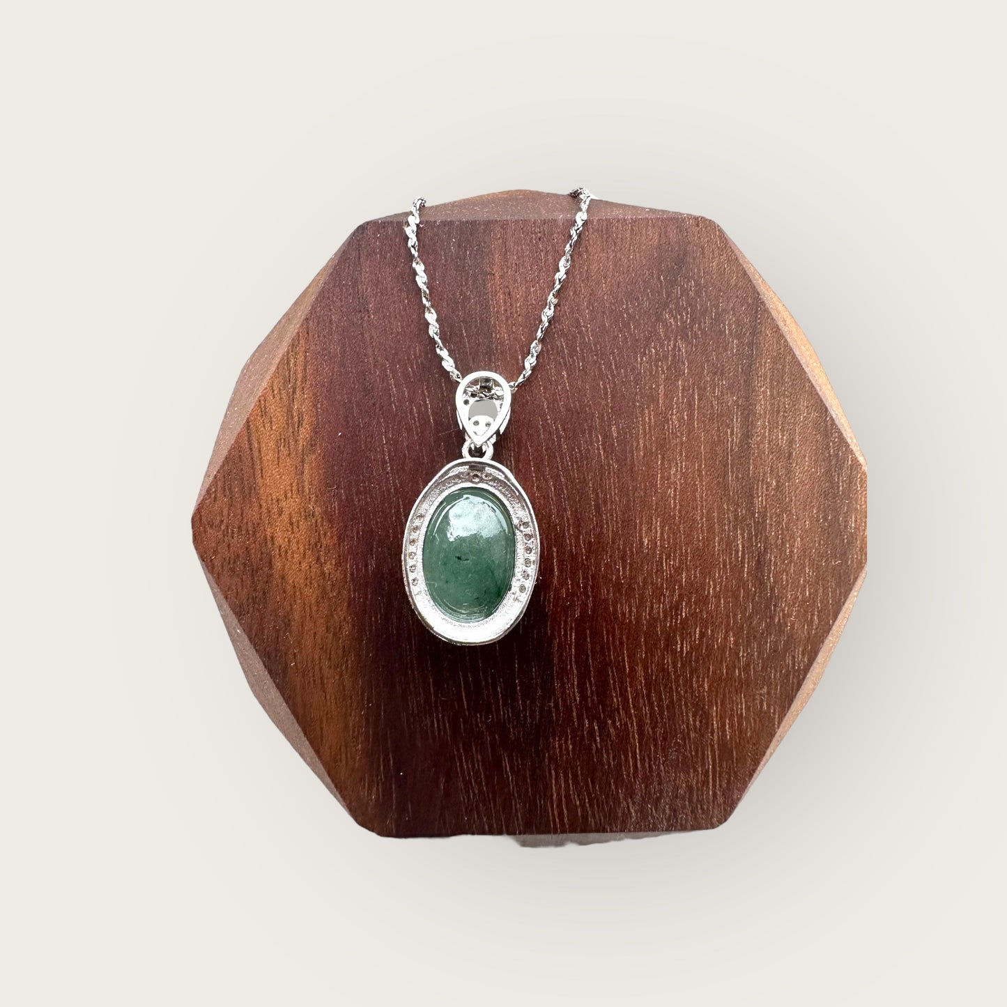 Green Oval Jadeite Necklace