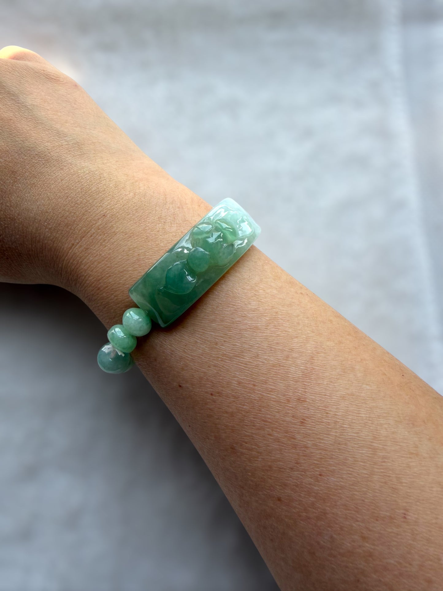 Green White Lotus Jadeite Shoupai Bead Bracelet