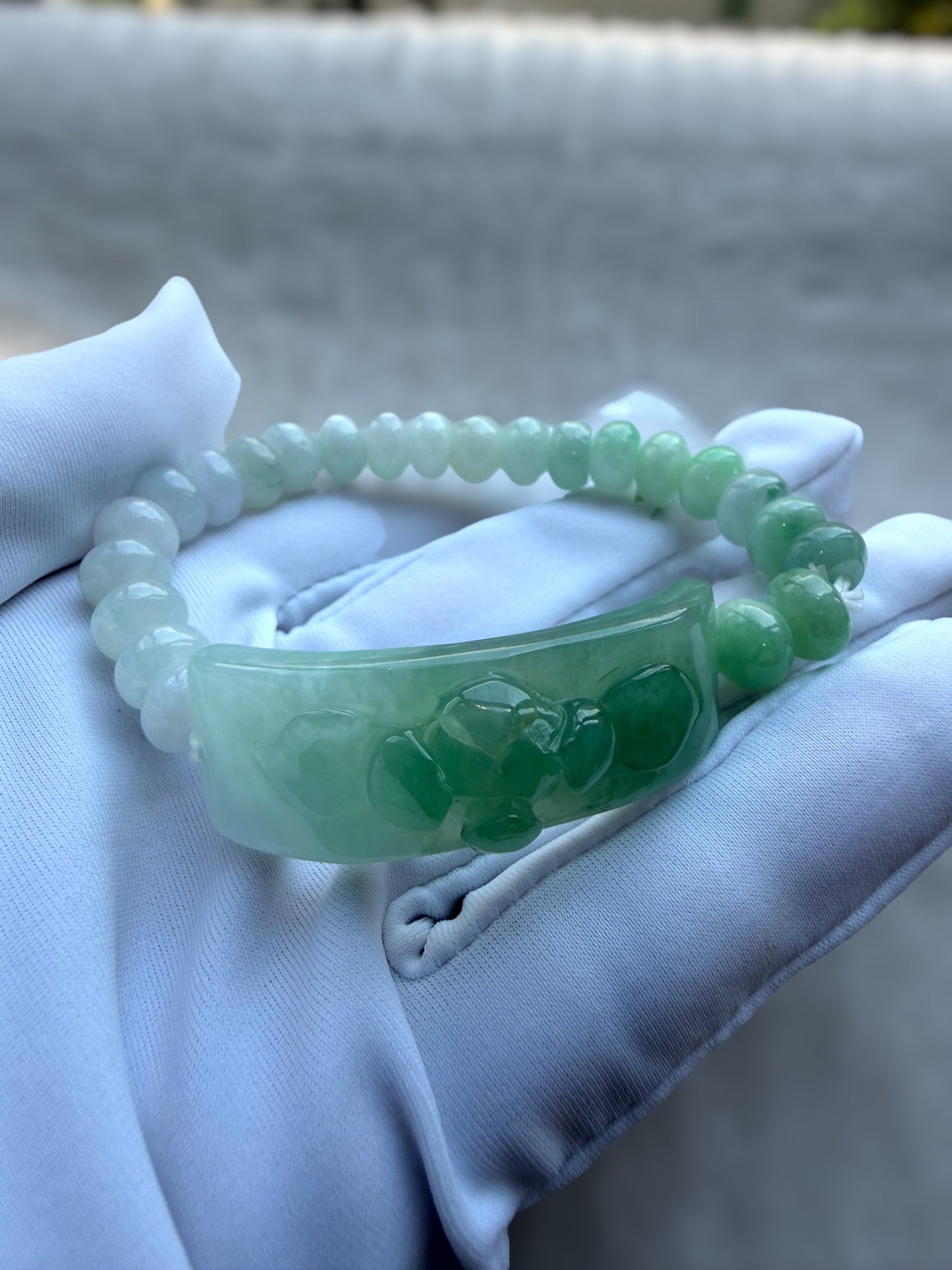 Green White Lotus Jadeite Shoupai Bead Bracelet