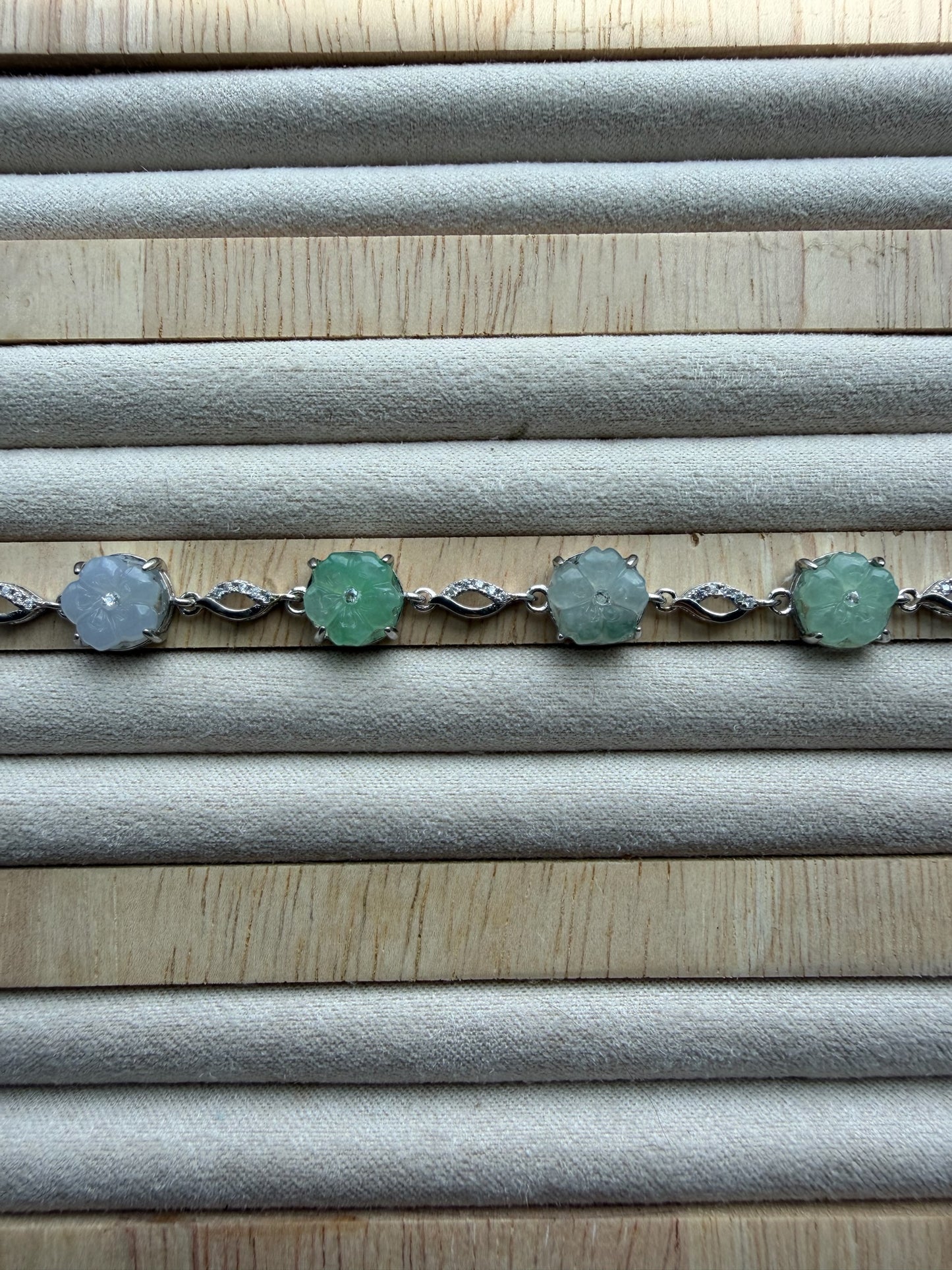 Flower Jadeite Bracelet