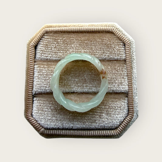 Green Pleated Sajin Jadeite Ring