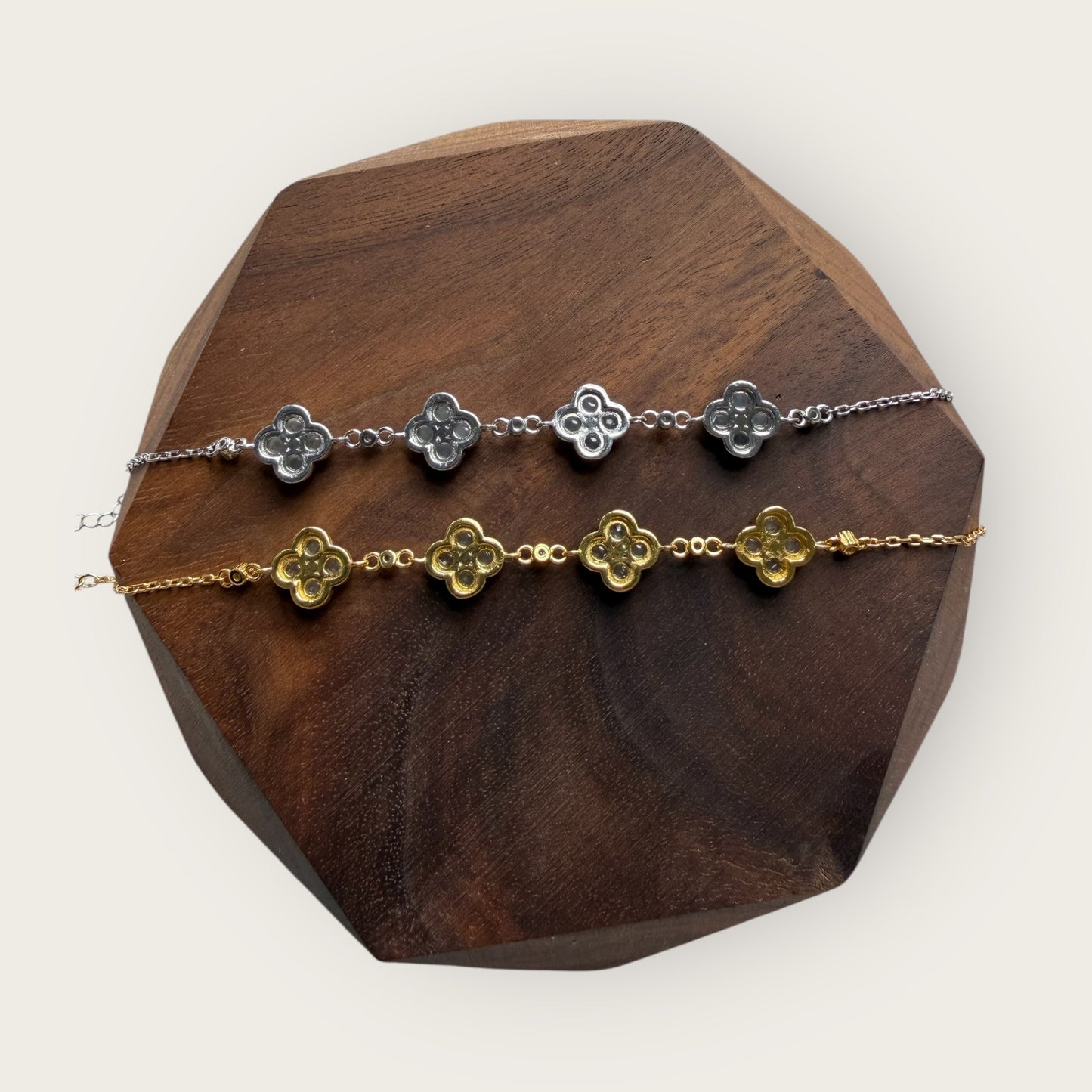 Glowy Clover Jadeite Bracelet